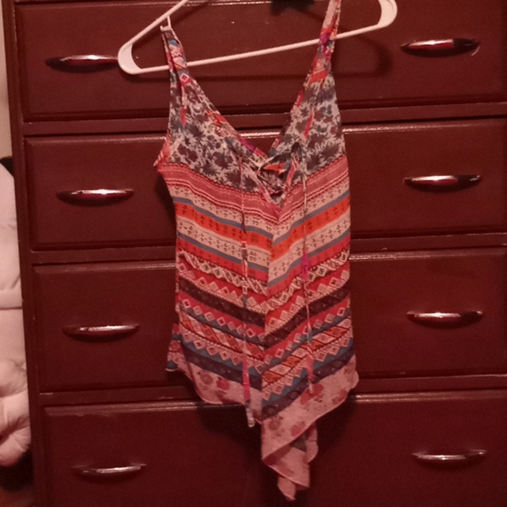 Thin, flowy tanktop. Worn once.